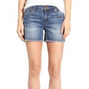 KUT from the Kloth Gidget mid rise fray denim short Consolidated wash size 2 EUC